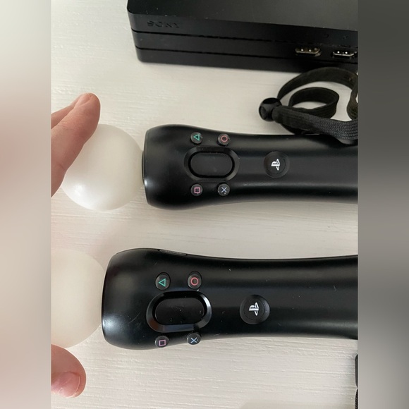 Genuine PS4 Sony Playstation VR CUH-ZVR2 Processor Unit, 2 wands, sensor w/stand - Picture 2 of 10